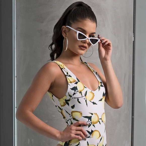 Lemon Print One Piece Swimsuit - Picture 4 of 7
